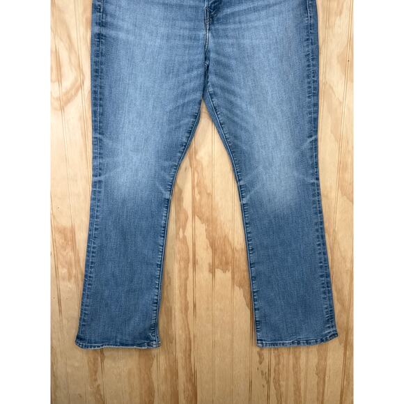 American Eagle Men’s Jeans Slim Bootcut Light Wash Size 33x30 Airflex+ - Picture 4 of 9
